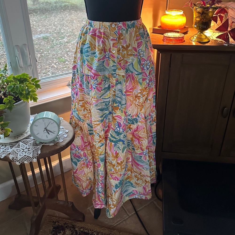 Melloday Floral Maxi Tiered Women's Skirt with Button Front and Pockets Size S